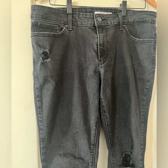 Levi’s Black 711 Skinny, Distressed Jeans Women’s Size 33 - Picture 11 of 16